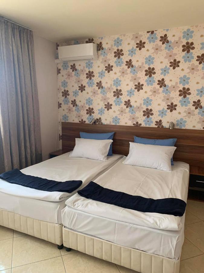 Семеен Хотел Брилянс - Family Hotel Brilliance Βάρνα Εξωτερικό φωτογραφία