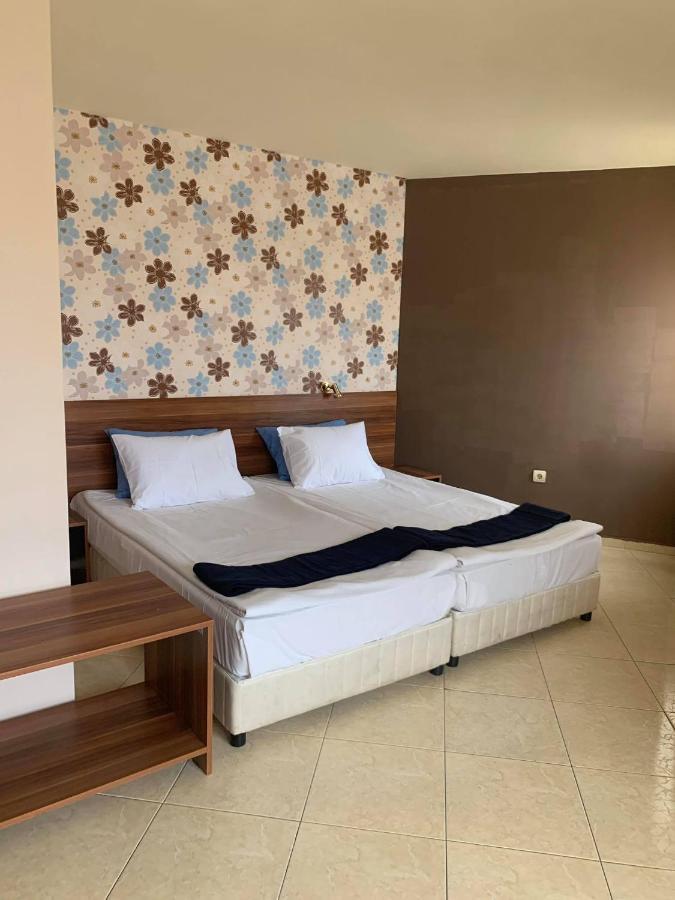 Семеен Хотел Брилянс - Family Hotel Brilliance Βάρνα Εξωτερικό φωτογραφία
