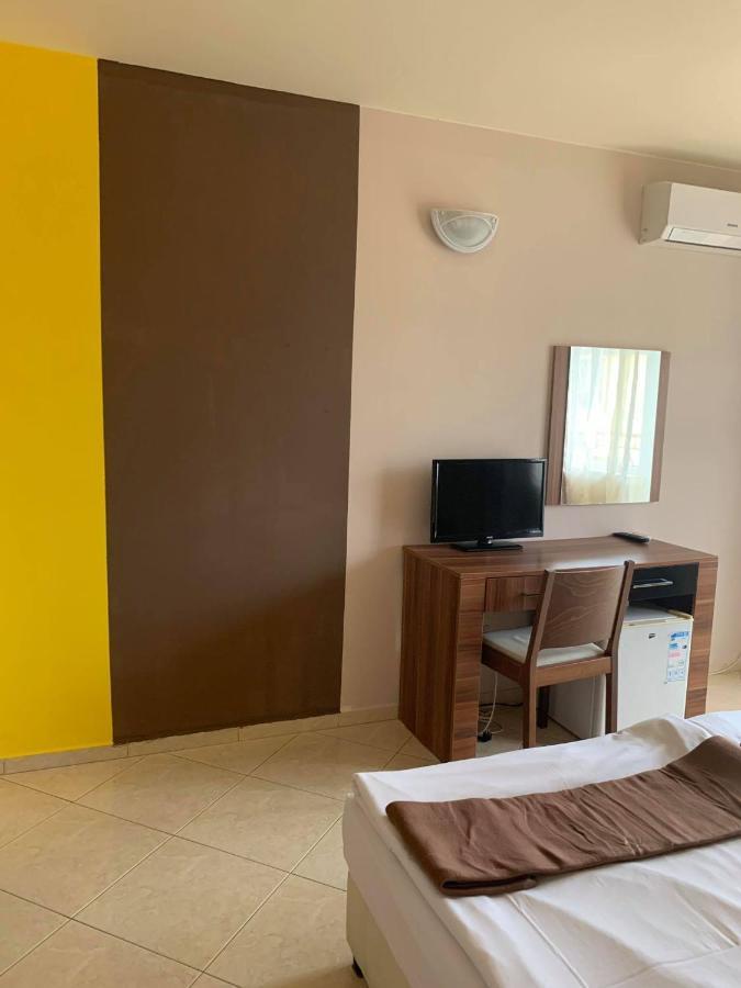 Семеен Хотел Брилянс - Family Hotel Brilliance Βάρνα Εξωτερικό φωτογραφία