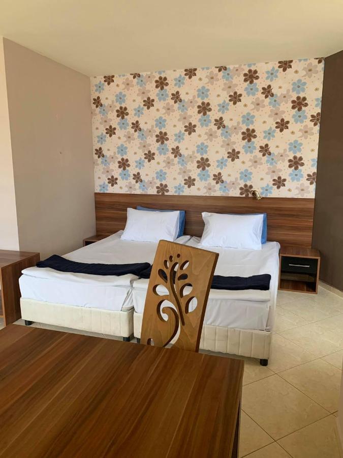 Семеен Хотел Брилянс - Family Hotel Brilliance Βάρνα Εξωτερικό φωτογραφία
