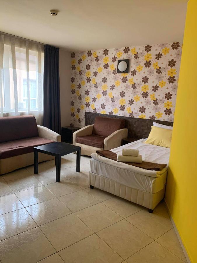 Семеен Хотел Брилянс - Family Hotel Brilliance Βάρνα Εξωτερικό φωτογραφία
