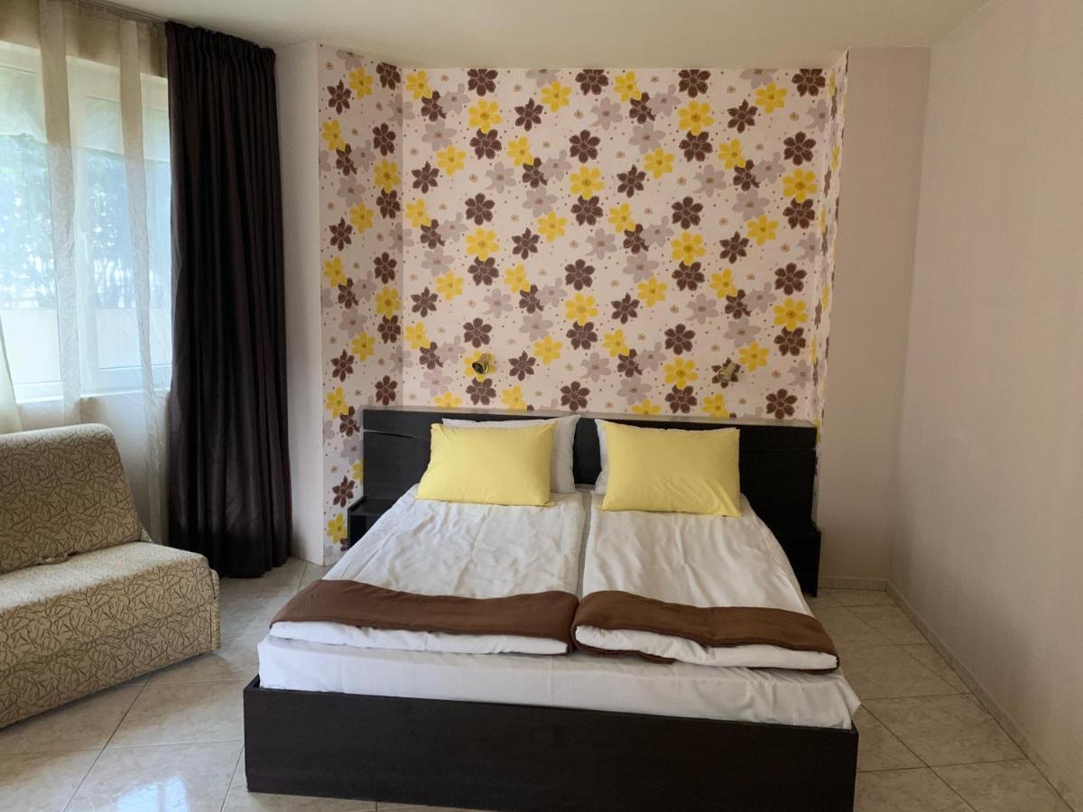 Семеен Хотел Брилянс - Family Hotel Brilliance Βάρνα Εξωτερικό φωτογραφία