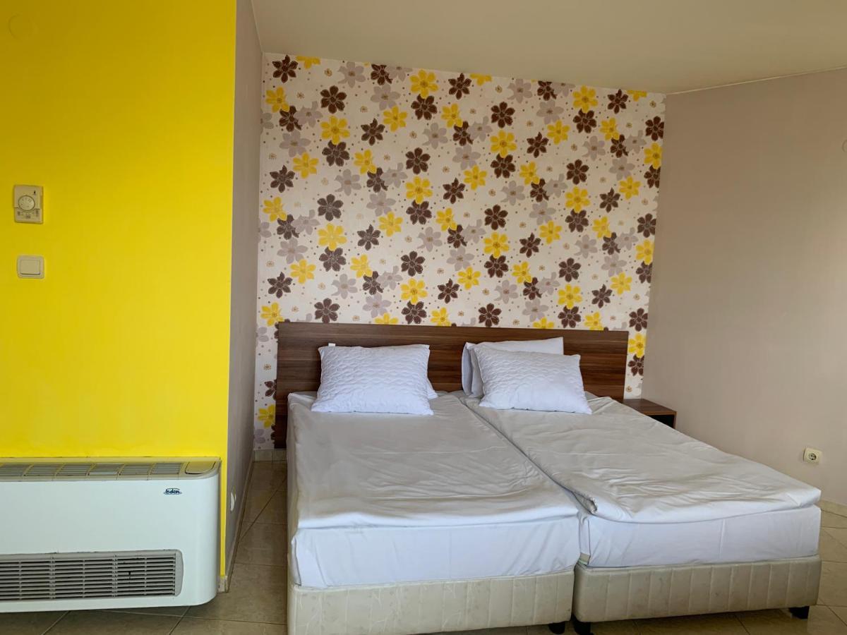 Семеен Хотел Брилянс - Family Hotel Brilliance Βάρνα Εξωτερικό φωτογραφία
